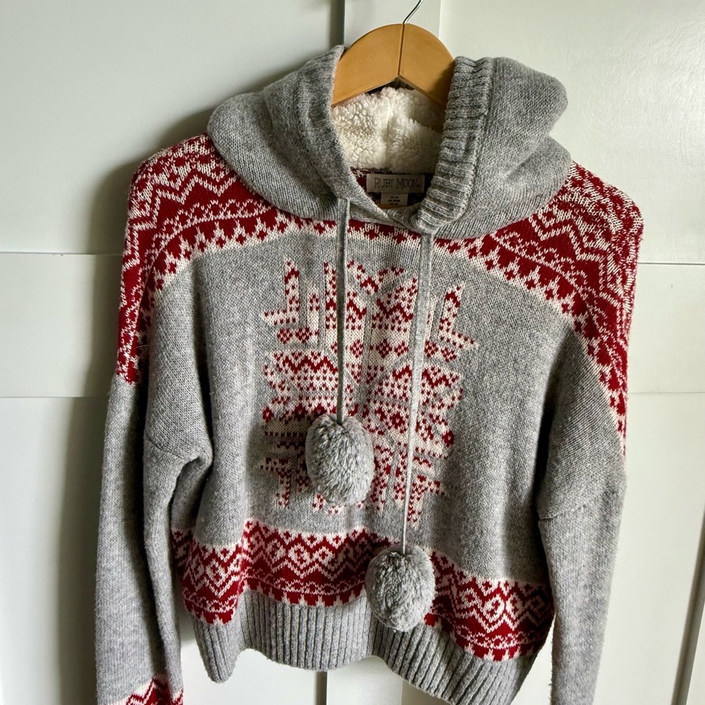NEW With Tags Ruby Moon Gray and Red Nordic Fair Isle Pom Pom Sweater Sz Medium - Picture 8 of 8